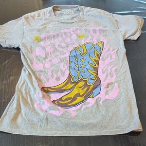 Sm. Women's Graphic T-Shirt with Cowboy Boot Design - Gray